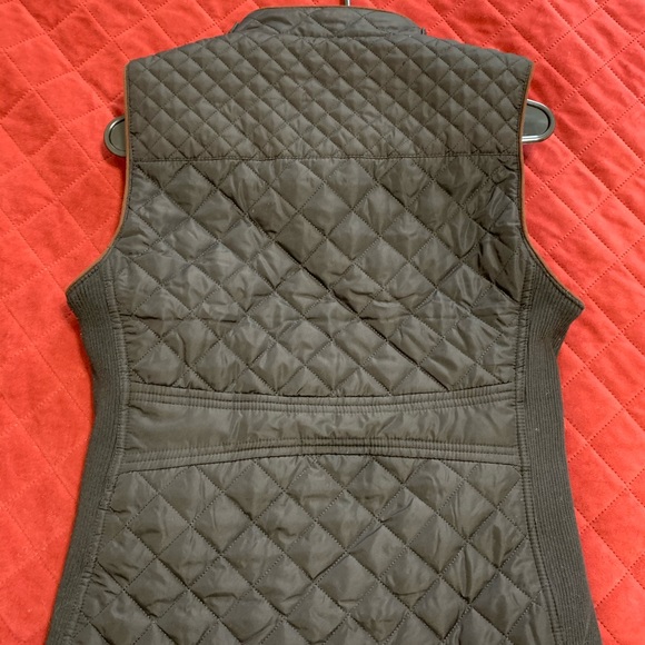 Vest - Picture 4 of 5